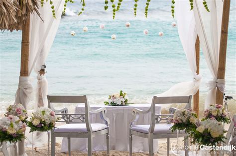 Everything you need to know about a destination wedding on the beach ...