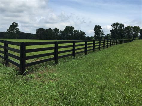 21 Horse Fence Ideas You Should Consider to Complete Your Ranch's Look