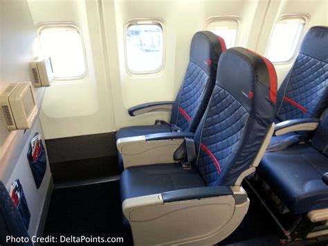 Delta 767-300 domestic comfort plus seat 2 Delta points blog - Renés ...