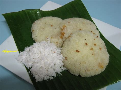 DAUN KARI Masakan Malaysia.....: PUTU UBI KAYU ( PUTU HALBA )