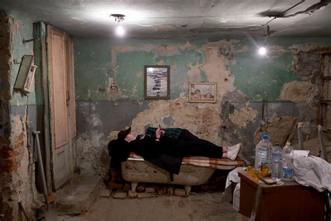 Russians are building bomb shelters amid fears about nuclear war - ReportWire