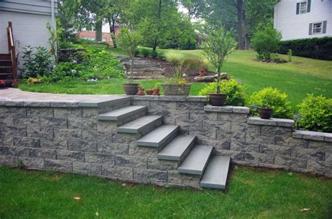 CornerStone 100 retaining wall block photos | CornerStone Solutions