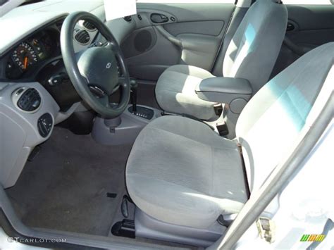 2001 Ford Focus SE Wagon interior Photo #58756449 | GTCarLot.com