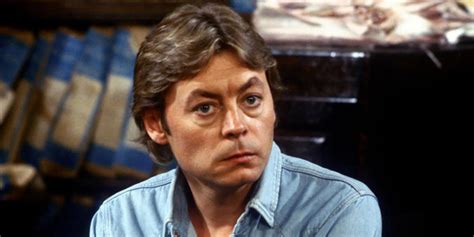 Hywel Bennett - British Comedy Guide