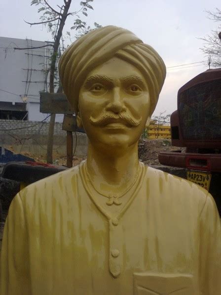 Indian sculptures: Komaram Bheem Statue