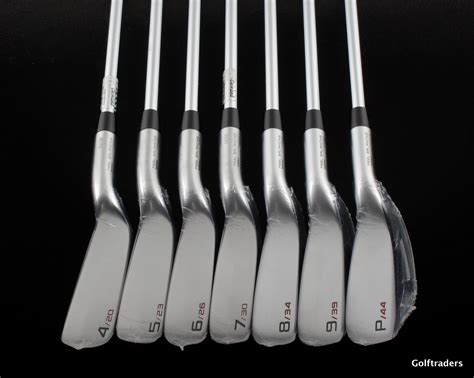 New Cleveland Launcher UHX Irons 4-PW Steel Regular Flex H2510