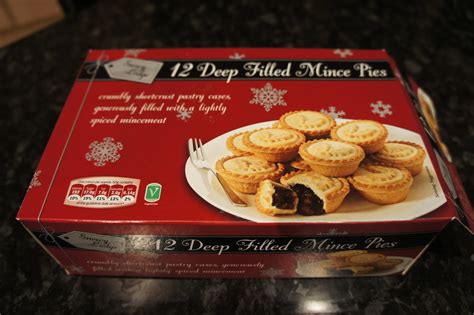 The Mince Pie Administration: LIDL - Snowy Lodge - Deep Filled Mince Pies