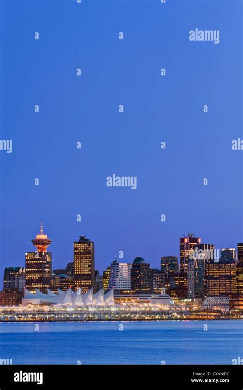 Vancouver skyline hi-res stock photography and images - Alamy