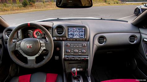 Nissan Skyline R35 Interior