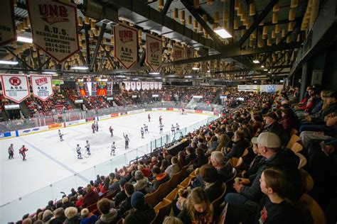 Committed to improvement, UNB men's hockey team aims for golden end to perfect season | CBC Sports