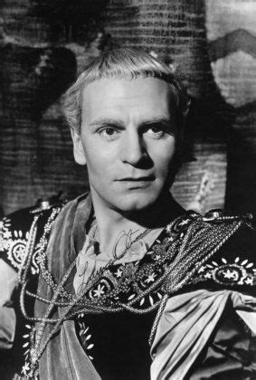 Sir Laurence Olivier: "Hamlet"-SilverScreen Star/Actor🎥🎬 | Hollywood legends, Actors, Hamlet