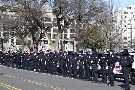 Capitol Police officer who responded to Wednesday riot dies while off duty - UPI.com