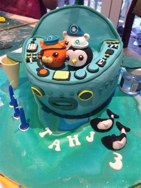 Octonauts cake Gup A Milk chocolate mud cake; milk chocolate ganache | Octonauts cake, Chocolate ...