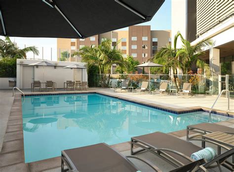 Element Anaheim Resort Convention Center Pool: Pictures & Reviews - Tripadvisor