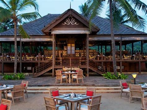 9 Best Restaurants in Kerala to Enjoy Backwaters