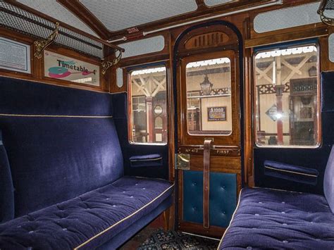 Metropolitan Railway carriage (first class interior) | Vintage train ...