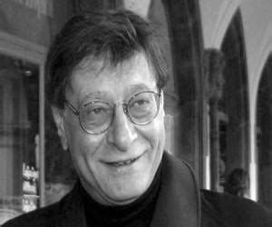 Mahmoud Darwish Biography - Childhood, Life Achievements & Timeline