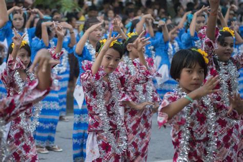 ASIA MYANMAR MANDALAY THINGYAN WATER FESTIVAL Editorial Image - Image: 56365875