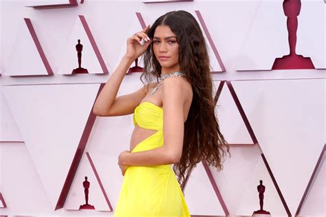 Zendaya Looks Beautiful At The 2021 Oscars. See The Details Here