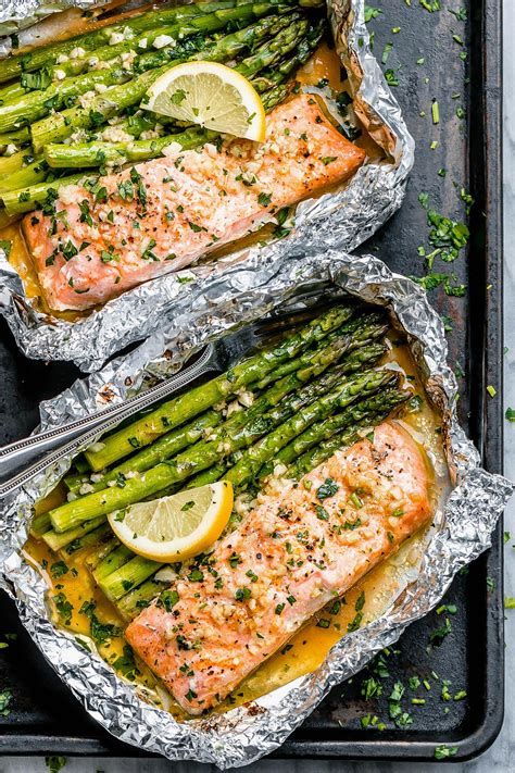 Baked Salmon in Foil with Asparagus and Garlic Butter Sauce – Baked Salmon Recipe — Eatwell101