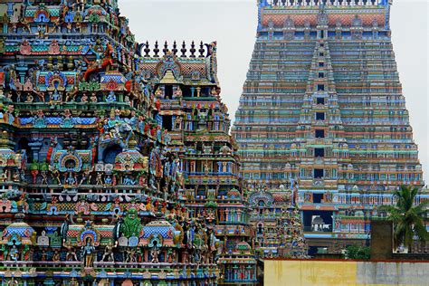 Just part of the MADURAI MEENAKSHI AMMAN TEMPLE complex. In Tamil Nadu, India | Hindu temple ...