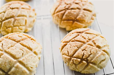 Melonpan Recipe (メロンパン): Soft Milk Buns with Cookie Dough Crust