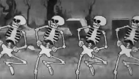 10 best Halloween TikToks of people dancing to “Spooky Scary Skeletons”