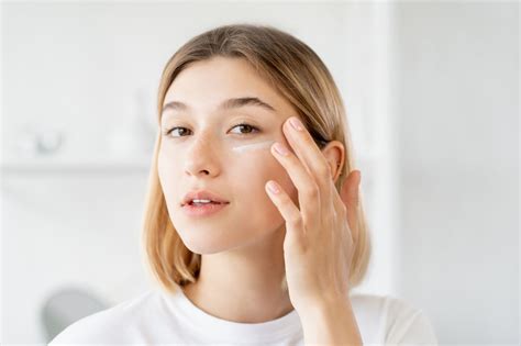 Ini 5 Rekomendasi Eye Cream Anti Aging Terbaik untuk Elastisitas Kulit dan Atasi Mata Panda ...