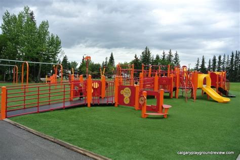 Avondale Park Playground, Grande Prairie, AB - calgaryplaygroundreview.com