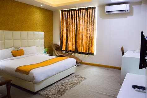 Hotel House Inn, Noida | Best Resorts In Noida