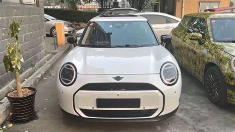 2023 Electric Mini Cooper S spotted in clear images | HT Auto