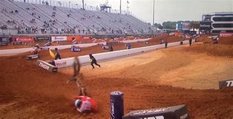 Video: Haiden Deegan Huge Crash in Qualifying Charlotte SMX!