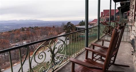 All the Reasons You Need to Spend a Weekend at Mohonk Mountain House ...