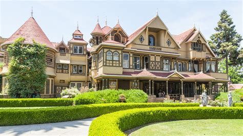 Get Lost In The Bizarre History Of The Winchester Mystery House In San Jose, California