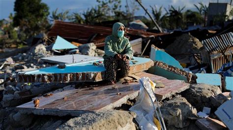 Jumlah Korban Tewas Terkini Gempa dan Tsunami Palu 2.113 Orang - Nasional Tempo.co