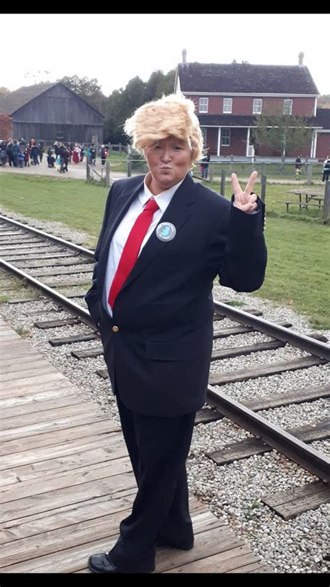 This Ladies Trump costume : r/HalloweenCostume