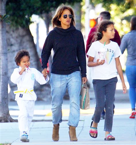 Interview: How Did Halle Berry Reverse Her Diabetes? Says Her Son And Daughter Are Her "Greatest ...