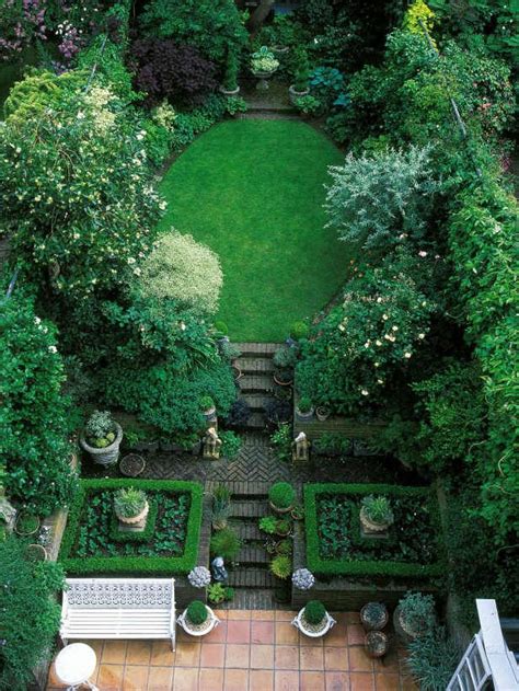 25+ Best Ideas about Small English Garden on Pinterest | English gardens, Garden inspiration and ...