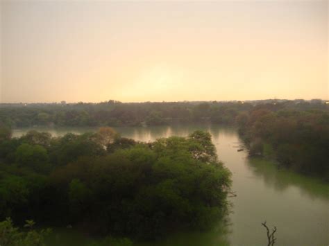 Climber & Explorer: Skywatch Friday: Hauz Khas Lake, Delhi