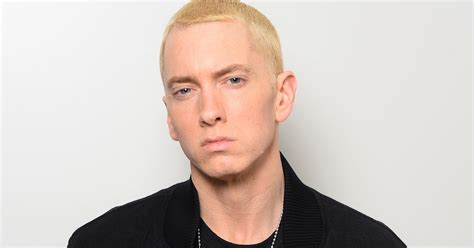 Eminem has a beard, darker hair at 'The Defiant Ones' premiere