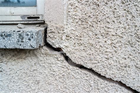 Top 8 Causes of Damp on Internal Walls | Home Logic