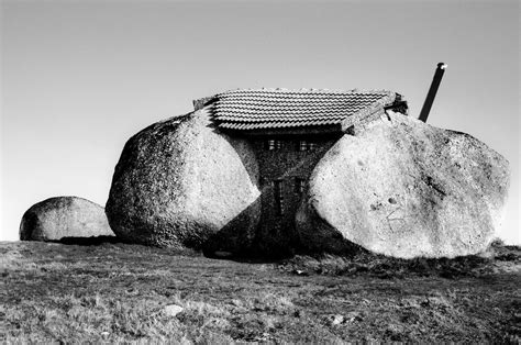 Stone House in Portugal | KARMATRENDZ