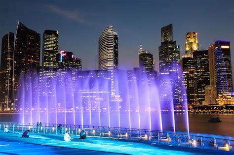 Stroll along Marina Bay Waterfront Promenade: Must-do in Singapore | TheBestSingapore.com