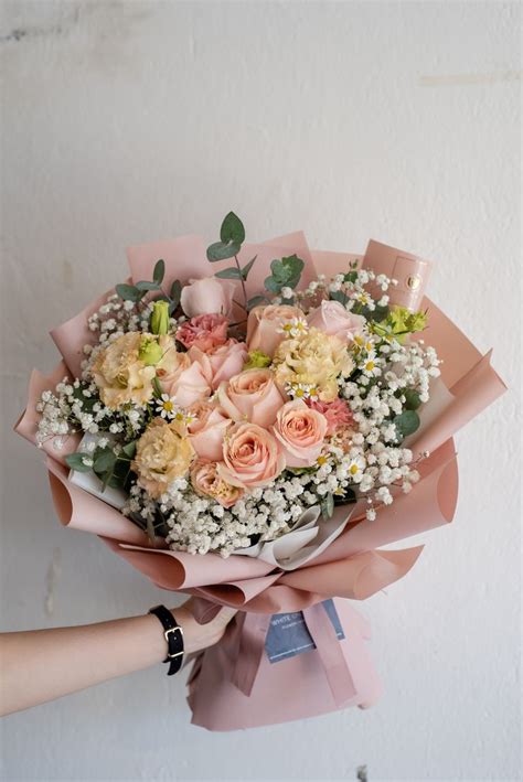 Peach Roses Bouquet | Flowers bouquet, Flowers bouquet gift, Luxury flowers