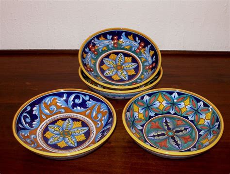 DERUTA ITALIAN POTTERY FINE SET OF 4 20 cm (8") GEO PATTERN SOUP PASTA BOWLS | Italian pottery ...