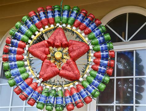 Holy Cross Church members create holiday lanterns - The Garden Island