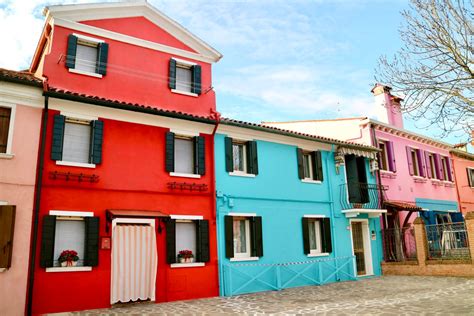 Visiting the Colourful Island of Burano, Venice - Shy, Strange, Manic