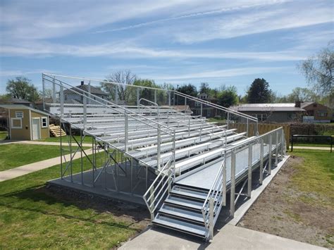 Advantages of Aluminum Bleachers for Sports Fields ...