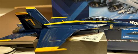 Hobby Master F/A-18F (Blue angels) HA5128 1:72 - Big Bill's Die Cast