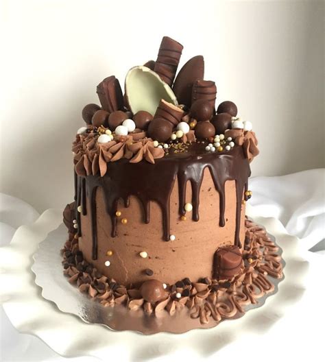 Drip Cake for the Chocolate Lover. Tutorial on how to make this intense chocolate drip cake with ...